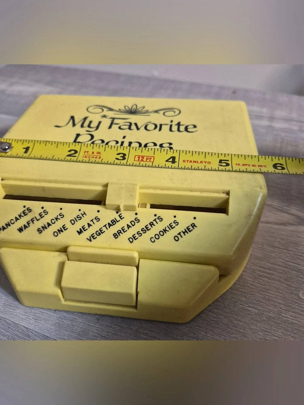 MY FAVORITE RECIPES 1960s RECIPE BOX, SLIDING TAB PALE YELLOW